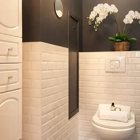 - Executive With Lift For 8 * Parigi